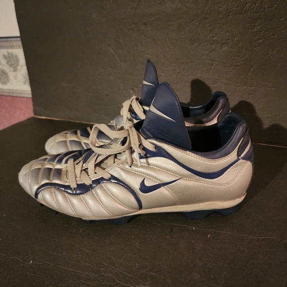 Nike Air Total 90 Soccer Cleats Mens Size 13 Vintage 2002 - Picture 1 of 9